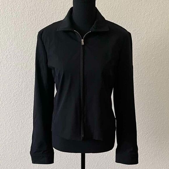 BCBGMaxAzria Jackets & Blazers - BCBGMaxAzria black front zipper long sleeve women's jacket size 4